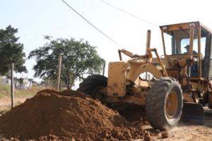 Efectúan el rastreo y revestimiento del Camino Antiguo a Cuilápam.