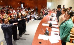 Elige Legislatura a titulares