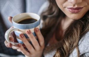 Ingerir alimentos calientes y calóricos