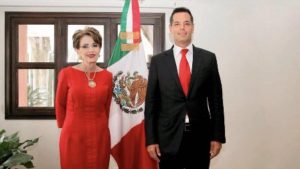 Exhortó a ejercer sus funciones con honestidad, responsabilidad y transparencia.