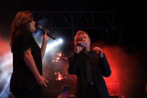 Interpretó Vive, Ella se llamaba Martha, Corazón corazón, Leña Verde, Eres, Hombre y Pajarillo.