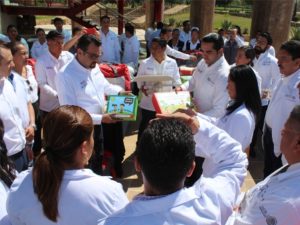 Se benefició a 65 unidades médicas de primer nivel y 15 hospitales.