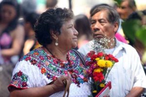 Adultos mayores se darán cita para disfrutar de melodías románticas, poemas y regalar.