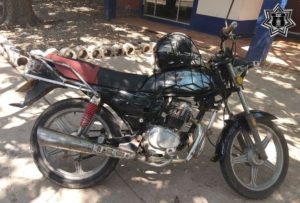 Motocicleta, color negro, serie 3SCPFTEEXA1028635 y sin placa de circulación.