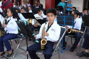 Entonaron uno de los temas más representativos del estado, el himno “Dios Nunca Muere”.