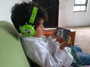 Provoca daño neurológico en menores