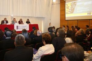 El Gobierno mexicano debe fijar como ejes de su política la dignidad nacional y del pueblo mexicano.