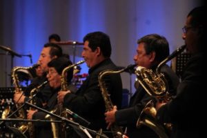 Cerró con broche de oro al interpretar el himno oaxaqueño “Dios Nunca Muere”.