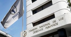 De tres efectivos militares