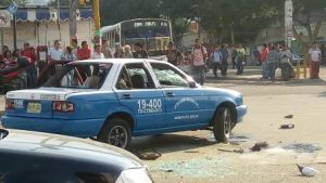 Condena agresión y despojo a reportero que cubría el segundo zafarrancho.