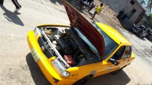 Taxi número económico 15-627 del sitio “Nueva Aurora”.