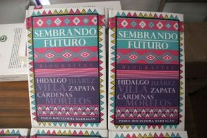 El libro muestra que en la lucha hay que tener estrategias claras y tácticas.