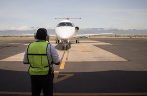 Las nuevas rutas serán operadas por la línea aérea TAR con equipo Embraer Jet ERJ145 de 50 pasajeros.