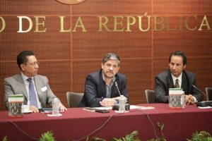 El libro es un buen instrumento para despertar conciencias y reflexionar.