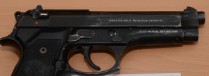 Ninguno de los detenidos con armas presentó el permiso.