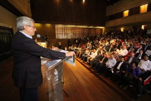 Impartió la conferencia "El Combate a la Corrupción y la Política Nacional Anticorrupción".