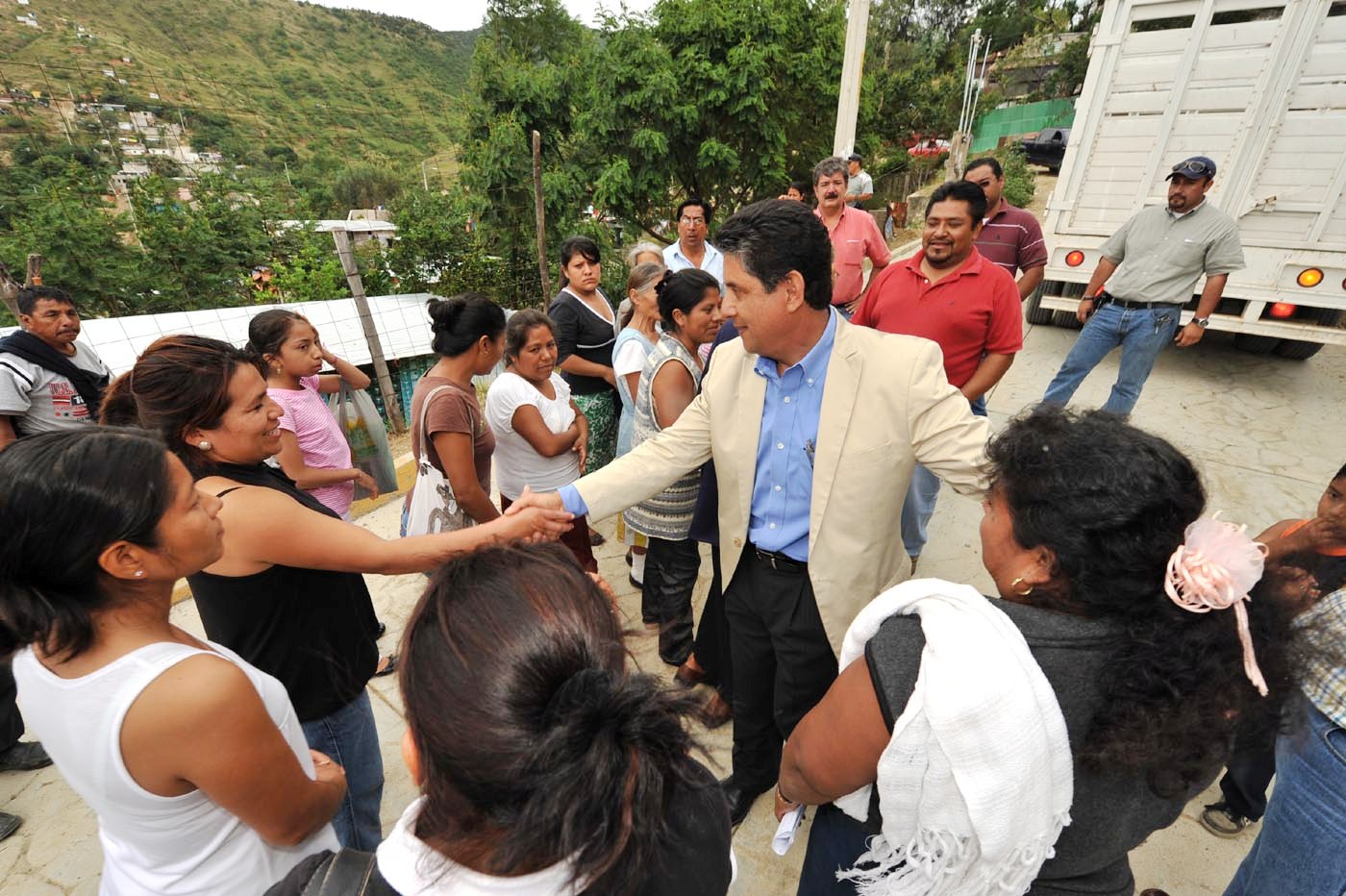 Revisa Ayuntamiento de Oaxaca riesgos en colonias por inundaciones y deslaves