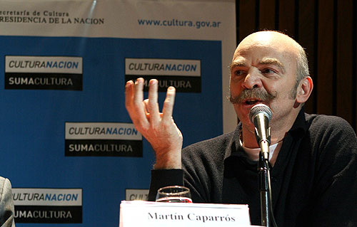 Escritor argentino visita la Feria Internacional del Libro