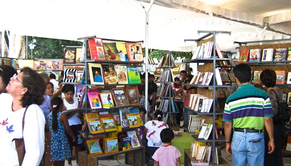 Inauguran Feria Internacional del Libro en El Llano