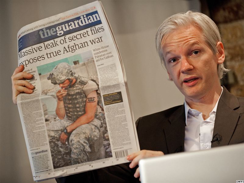 Se entrega a la policía de Londres fundador de WikiLieaks