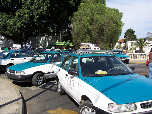 Alarma entre taxistas, aparece sacrificado conductor del sitio “Alameda”