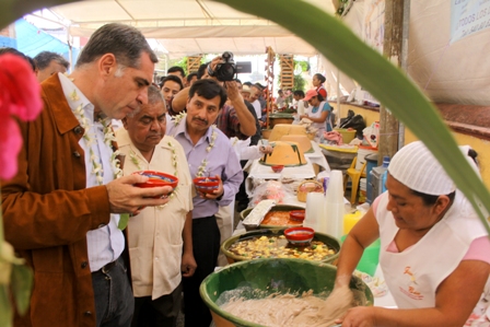Inauguran décima segunda Feria del Tejate, en San Andrés Huayapam