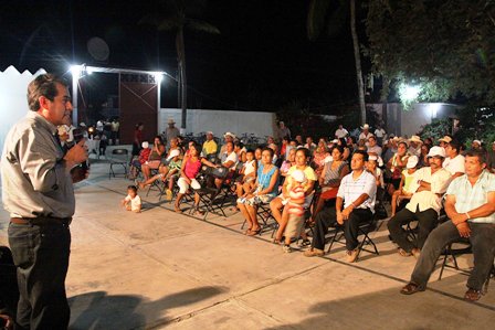 Pobladores de Bajo de Chila respaldan a Diódoro Carrasco, precandidato del PAN al Senado