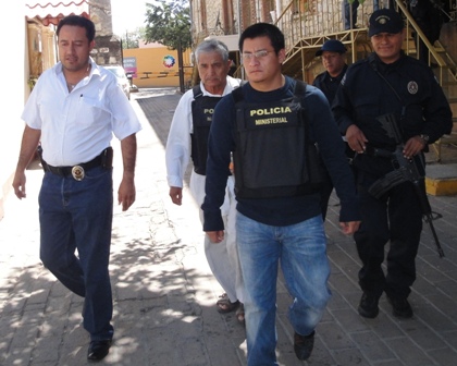 Apresan a dos prófugos implicados en asesinato del mezcalero Pedro Mateo López