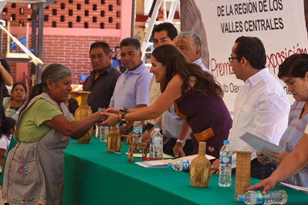 Primer Concurso de Fibras Vegetales Duras: Instituto Oaxaqueño de las Artesanías