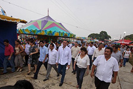 Coronan a la Reina de la Expo Feria Ganadera 2012