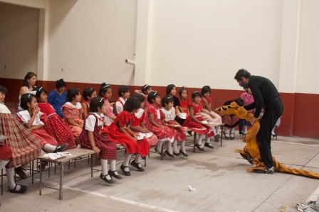 Lleva “Mayo en Oaxaca” teatro infantil y talleres de grabado al Hogar para niñas