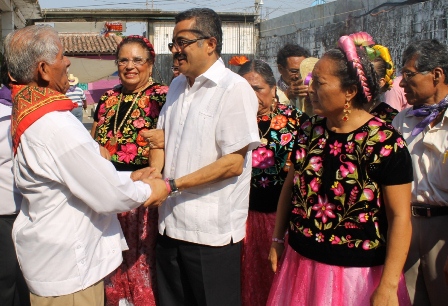 “Hombre sencillo y cercano a la gente”: xhuanas en Tehuantepec