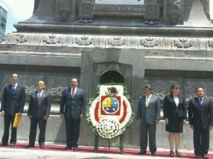 Gobierno de Oaxaca homenaje en México