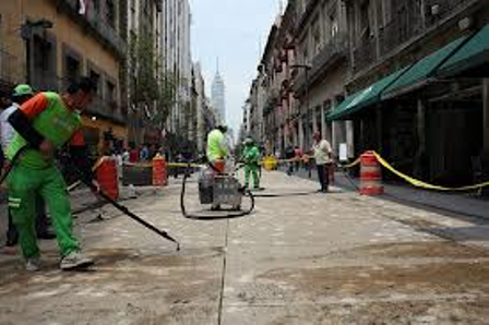 Vecinos y Gobierno del DF se unen para limpiar calles y plazas de cinco delegaciones