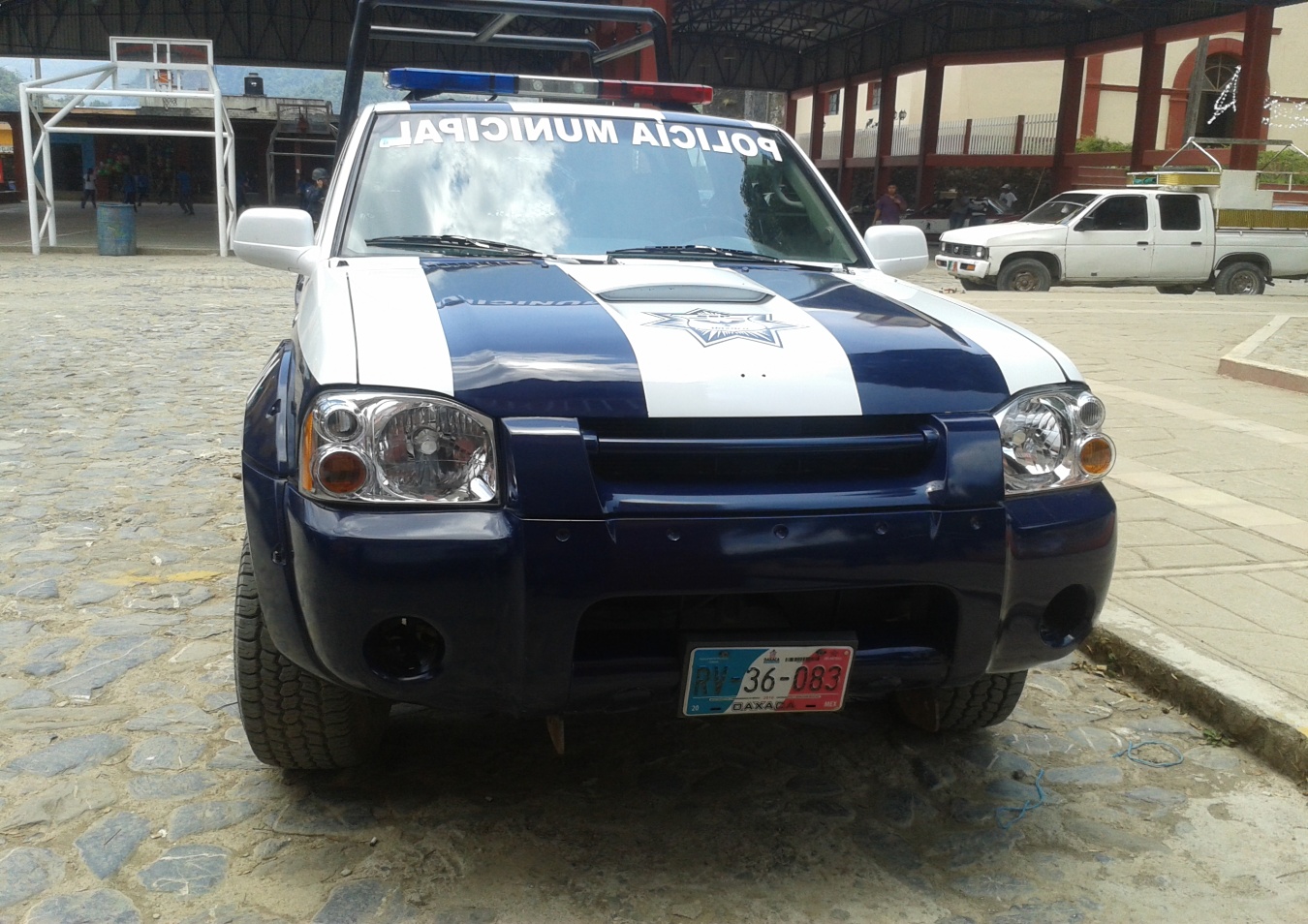 Recupera PGJE en Eloxochitlan cuatro automotores robados: dos patrullas, una ambulancia y un camión