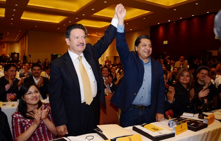 Carlos Navarrete electo dirigente nacional del PRD