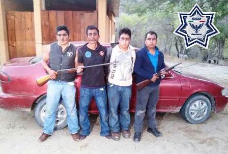 Detienen elementos de la Policía de Oaxaca a presunta banda de asaltantes carreteros