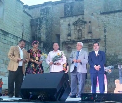 Reconocen trayectoria de Fernando Benítez con premio Espiga Dorada 2015, en Oaxaca