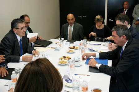 Se reúnen funcionarios de la CNDH y la UE