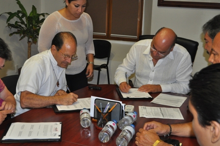 Ayuntamiento y Comisión firman acuerdo