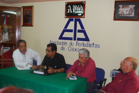 Hacer periodismo en Oaxaca, ahora es “rete fácil”, asegura Carlos Cervantes