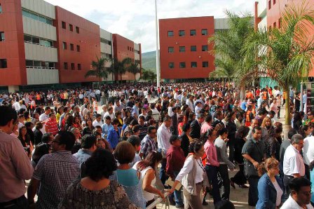Capacitan en medidas de seguridad a brigadistas de los complejos administrativos del gobierno de Oaxaca