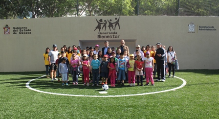 Inauguran cancha de futbol rápido y Cursos de Verano 2015 en parques públicos de Oaxaca