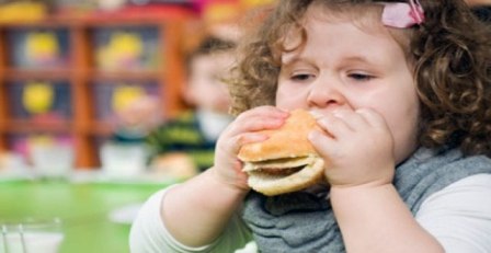 Visitas periódicas al pediatra reduce en menores los riesgos de padecer obesidad infantil