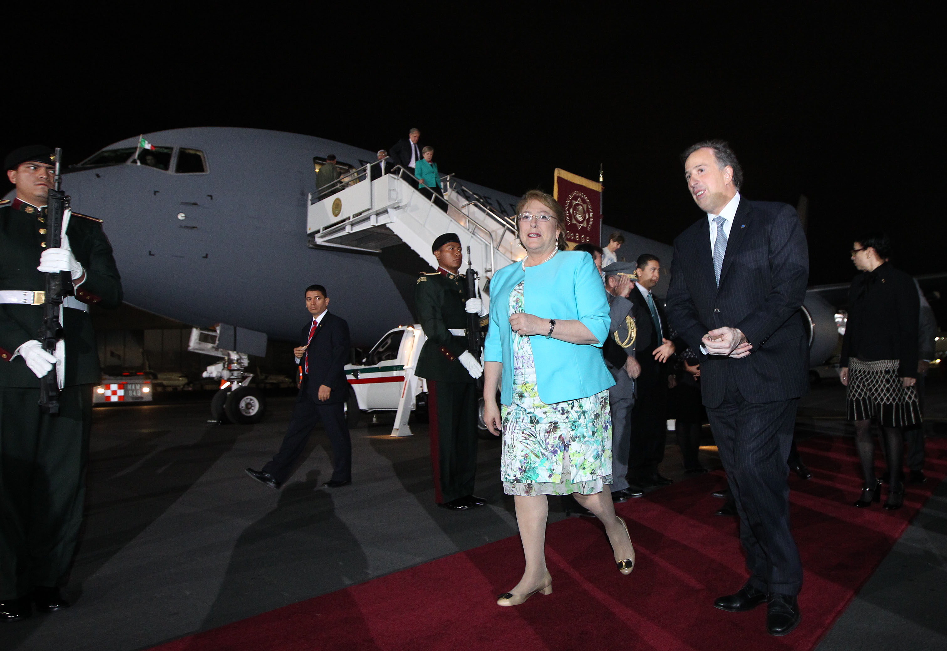 Arriba a México la presidenta de Chile Michelle Bachelet Jeria en visita oficial