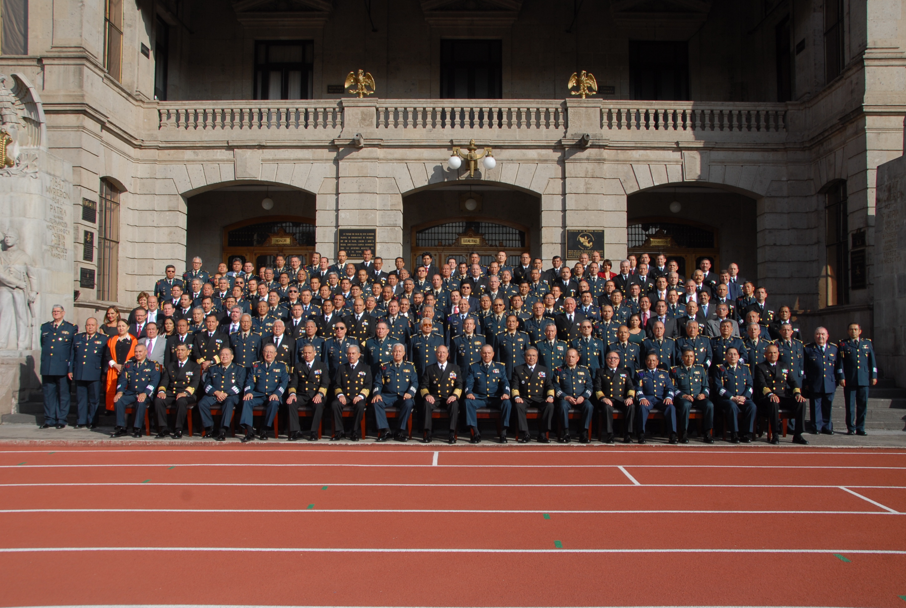 Primer encuentro de graduados del Colegio de Defensa Nacional del Centro de Estudios Navales