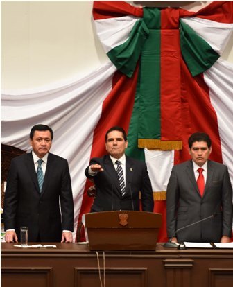 Rinde protesta como gobernador de Michoacán