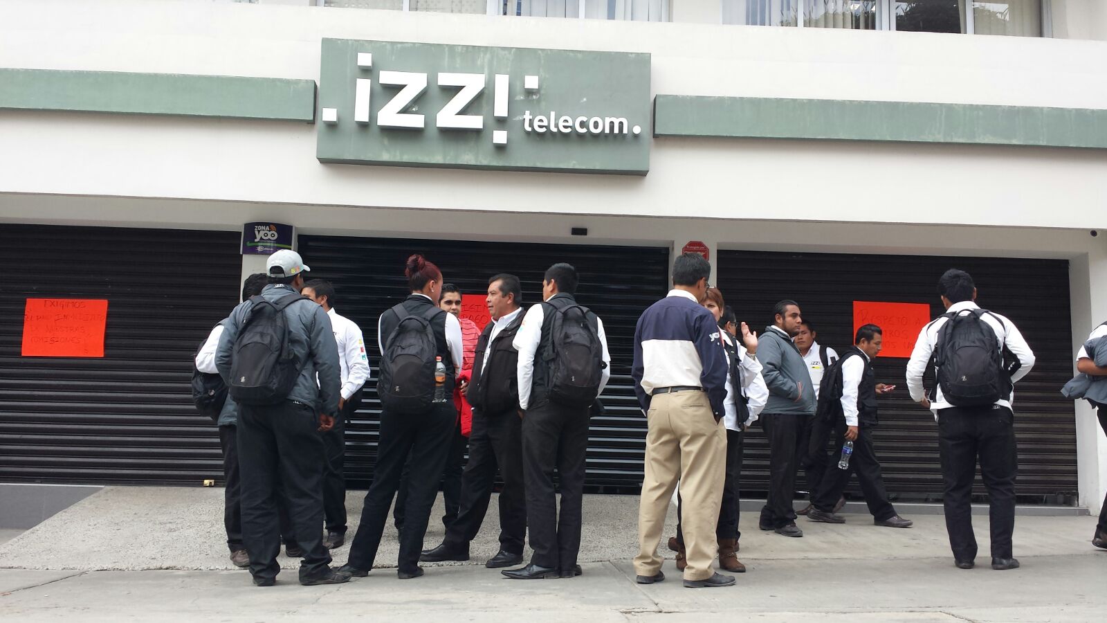 Deja a su suerte Daniel Juárez secretario del trabajo, protesta de trabajadores de IZZI