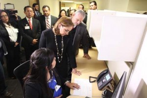 Ruiz Massieu supervisa labores en el Consulado de México en Tucson, Arizona