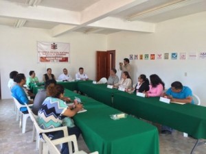 Autoridades electorales recorren el distrito de Tlacolula de Matamoros.